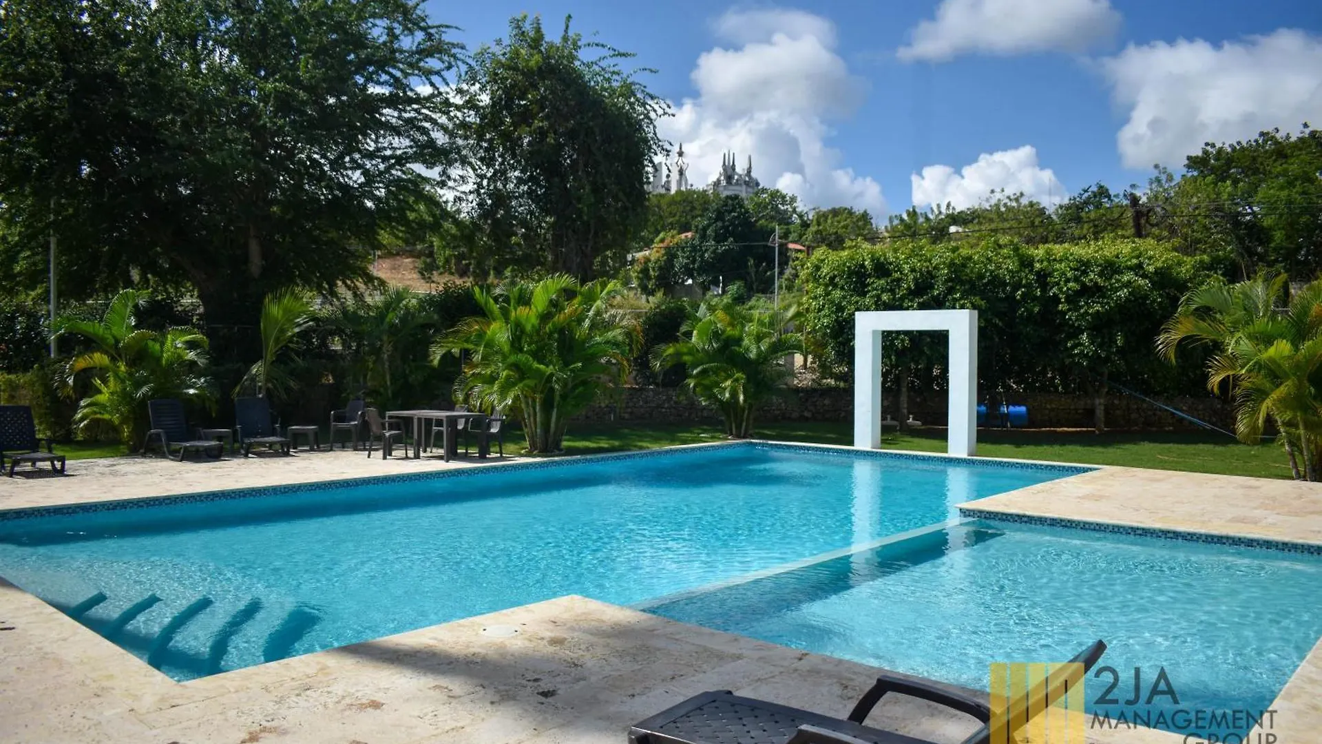 2Ja Management Group - Condos White Hill Sosúa